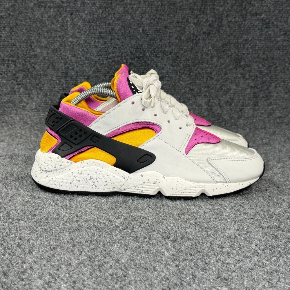 Nike Air Huarache Athletic Shoe Men 9 University Gold Pink Retro Running Sneaker